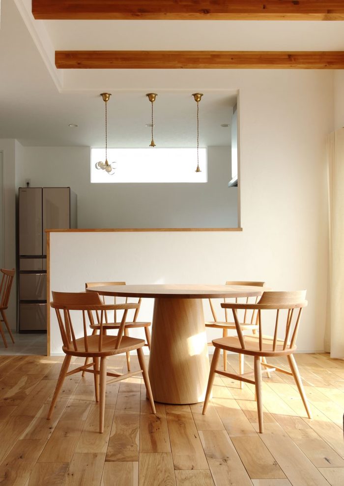 あなたは四角派？丸派？「ダイニングテーブル」で理想のお部屋づくり 