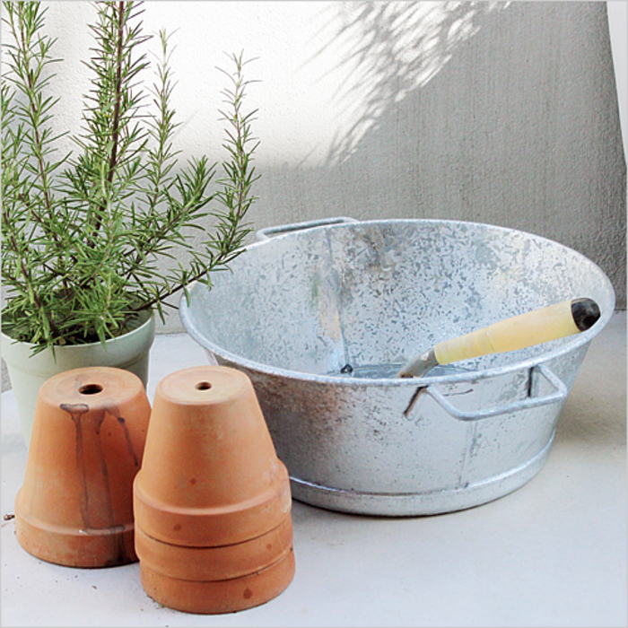 どこかレトロで懐かしい。【トタン・ブリキ】の暮らしの道具 | キナリノ