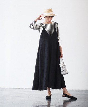 定番 白黒ボーダー を今っぽく着こなす 秋に使える大人のボーダーコーデ帖 キナリノ