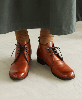 足元から秋を装う コーデがクラスアップする素敵な 秋靴 カタログ キナリノ