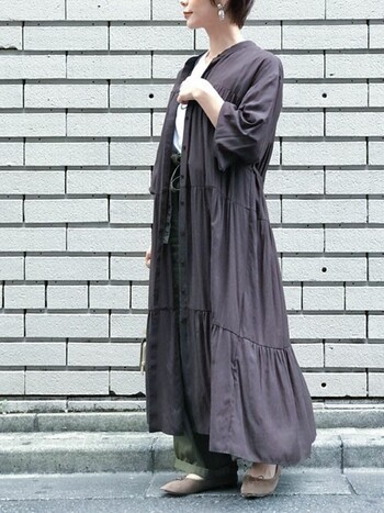 レイヤードで秋も楽しむ 今こそ活躍する ワンピースの着回し術 キナリノ