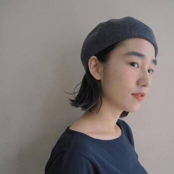 自眉を生かして、毛流れに沿ってふんわりとパウダーを乗せていきましょう。ナチュラルな色味が素敵です。