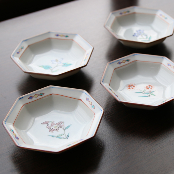 思わず飾っておきたくなる＊色彩豊かな【九谷焼】の陶磁器 | キナリノ