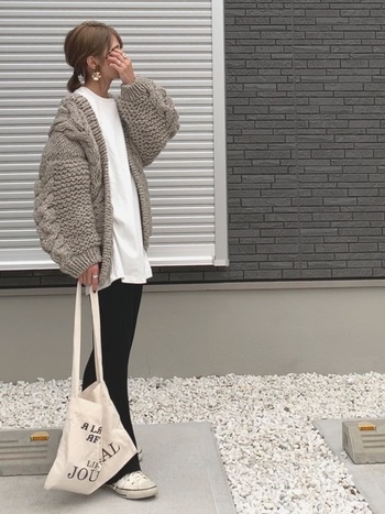 ざっくり ルーズに着こなしたい ゆるニット で作る大人の冬コーデ キナリノ