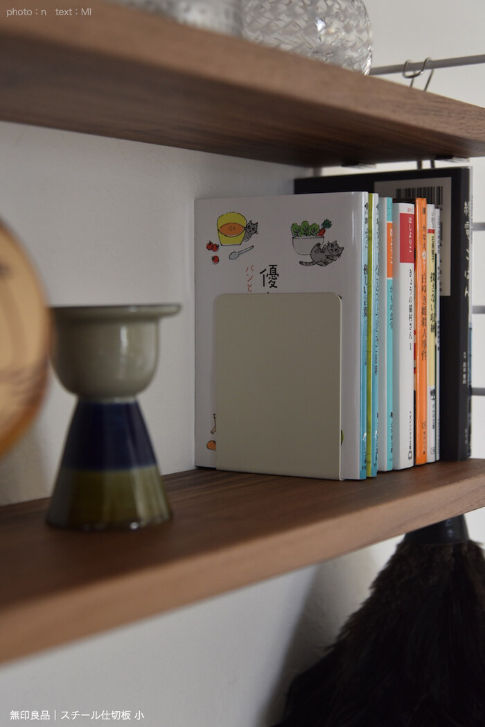 楽しく快適な読書ライフのために。おしゃれな「ブックスタンド」を活用しよう | キナリノ 読書棚読書スタンド、児童読書本固定器、学生デスクトップ本棚、書立、写字棚 (ウォールナット【大】滑らかな面38*29*10 cm)