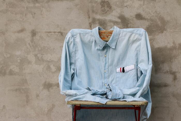 だらしなく見えるポイントって、まず清潔感がないことではないでしょうか?だから、大好きなTシャツの首元がよれていたり、シミがないか確認してみて下さい。ニットやスウェットなどは大きな毛玉がないかなどもチェックしてみましょう。綺麗なお洋服の方が、着ている自分も気持ちが良いものです。