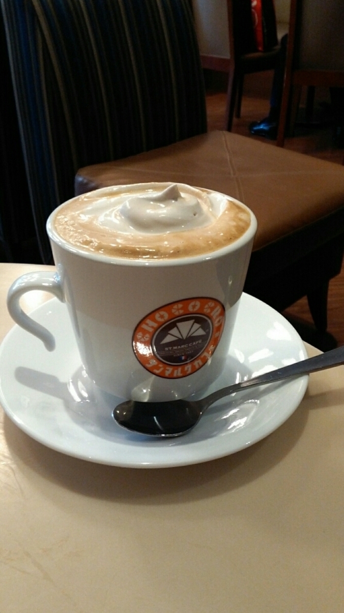 ふわふわ甘い「ウィンナーコーヒー」とは？美味しい飲み方と都内