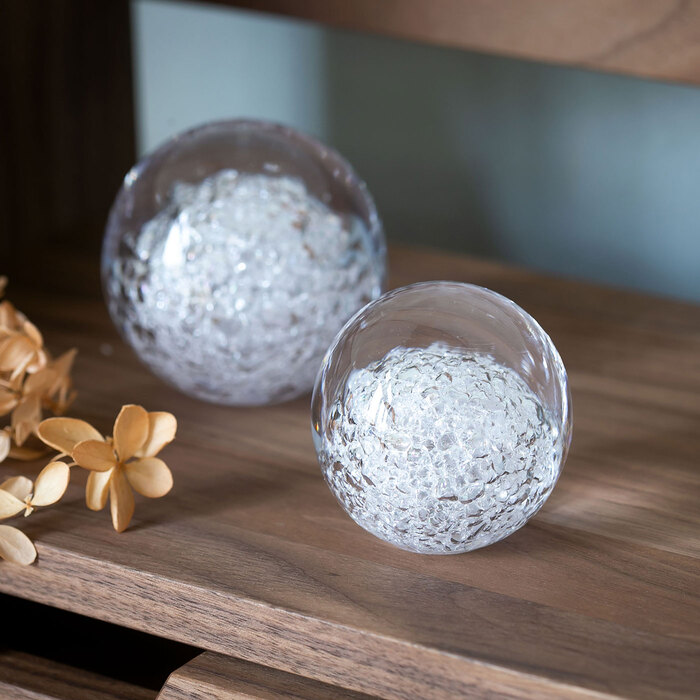 繊細で儚げ＊「雪の結晶モチーフ」を冬ファッション＆インテリア