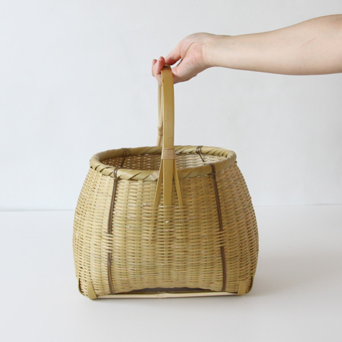 インテリアにお出かけに。いつでも便利な【市場かご】のある暮らし