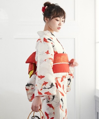 浴衣に似合う髪型って ミディアムさんとロングさんにおすすめのアップスタイル集 キナリノ