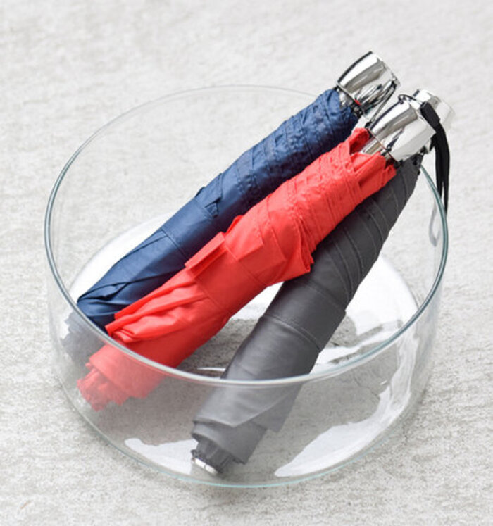 突然の雨に備えて【軽量折り畳み傘】をバッグに入れておこう | キナリノ