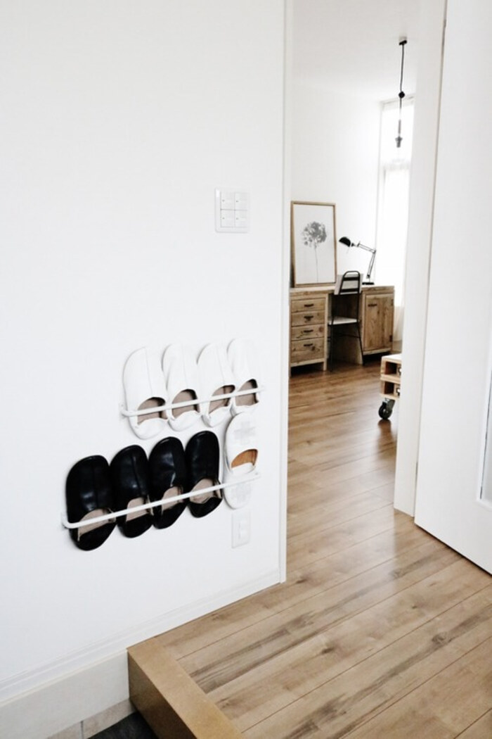 限られた空間を有効活用！すっきり片付く「玄関収納」アイデア集[3