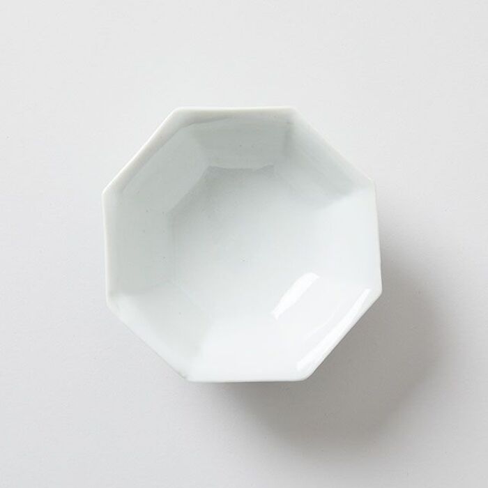 丸でも四角でもない【八角皿】でスタイリッシュな食卓を | キナリノ