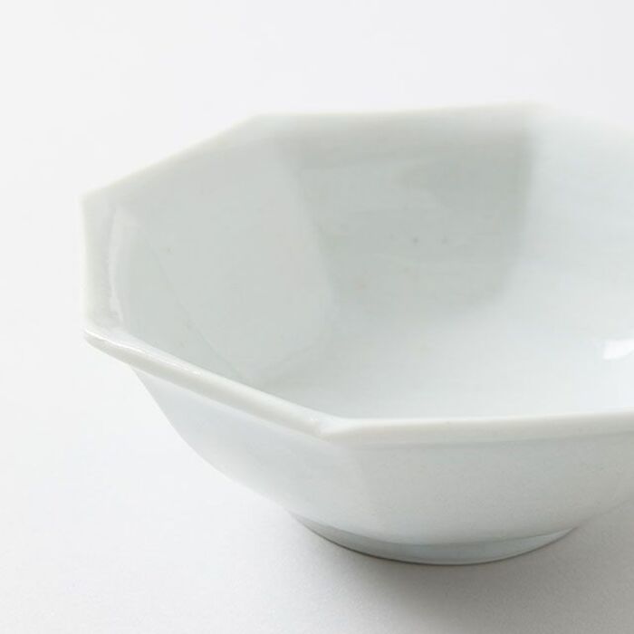 丸でも四角でもない【八角皿】でスタイリッシュな食卓を | キナリノ