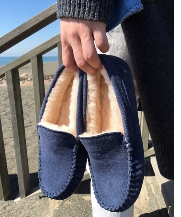 Acri Ugg モカシン 靴下 履き 方 ブーツじゃない日は モカシン で 冬の最