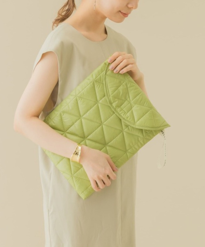 パソコンがすっぽり入る！持ち運びに便利な大きめショルダーバッグ《6