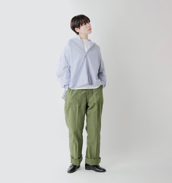 大人カジュアルに人気「ベイカーパンツ」のおしゃれコーデ