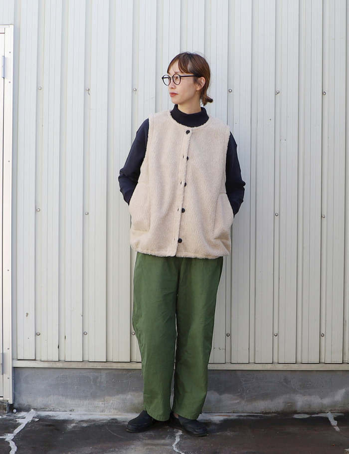 春のカーキパンツおすすめコーデ23選｜女性らしさ漂う大人