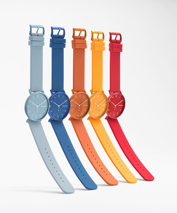 デンマーク生まれの「SKAGEN(スカーゲン)」のカラフルな腕時計シリーズ「Aaren」。デンマーク語で「色」や「楽しさ」を意味するネーミングらしく、ポップで明るい印象です。