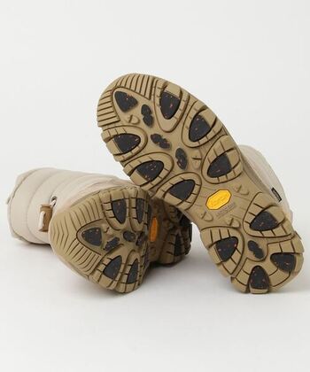 氷上・雪上で優れたグリップ性を誇る「Vibramアークティックグリップ A.T.」を採用したアウトソール。凍結路でも安心です。