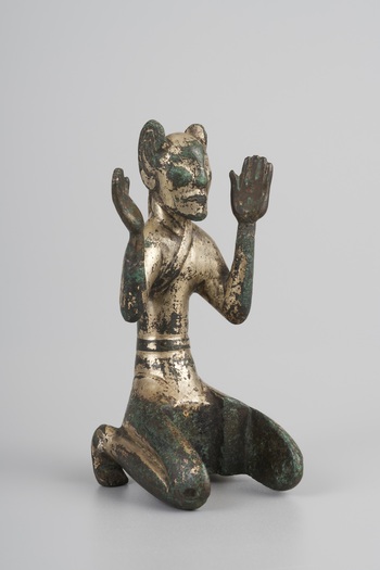 仙人青銅像〈青銅鍍金銀 羽人〉
展示期間:2025年7月5日~2025年12月27日
展示場所:企画展示「中国の金属工芸」
※企画展示観覧料が必要