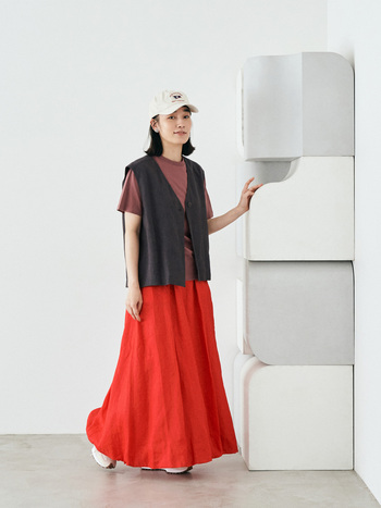 夏のおしゃれは「ファッション小物」で乗り切る！リネンベストの着回し