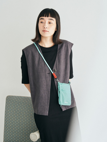 夏のおしゃれは「ファッション小物」で乗り切る！リネンベストの着回し
