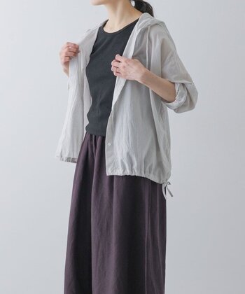 まだまだ暑いから【透け素材】を味方に！残暑のおしゃれ術