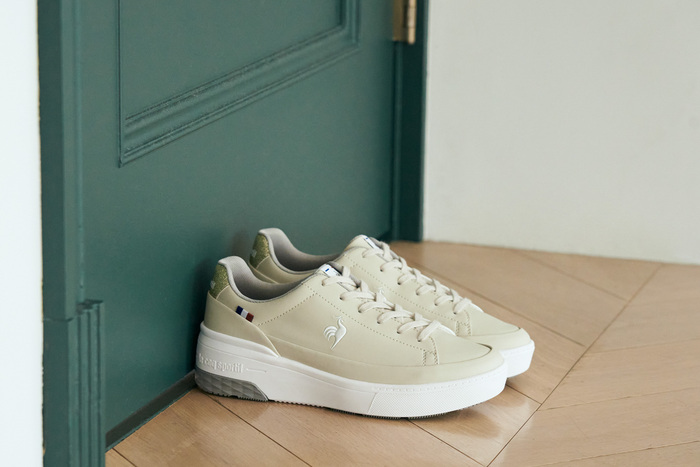 洗練されたデザインと快適な履き心地。天気問わずおしゃれに！大人のスニーカー集