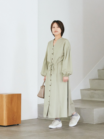 洗練されたデザインと快適な履き心地。天気問わずおしゃれに！大人のスニーカー集