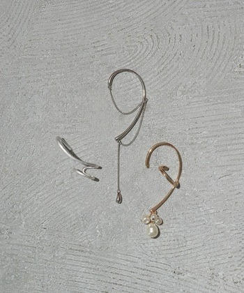 イヤーカフの付け方まとめ。リングや三角タイプ、挟む・落ちない方法は？