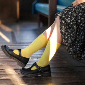 いつものコーデに一足投入！靴下で差をつける秋コーデ