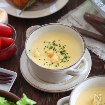 特別な日だからこそ、一手間かけておいしいコーンスープをつくりませんか？裏漉しするので、口当たりもまろやか。大人も子どもも大好きな一品です。