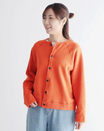 季節の変わり目に使える！秋色カーディガン