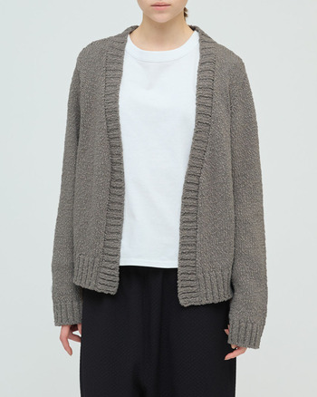 季節の変わり目に使える！秋色カーディガン