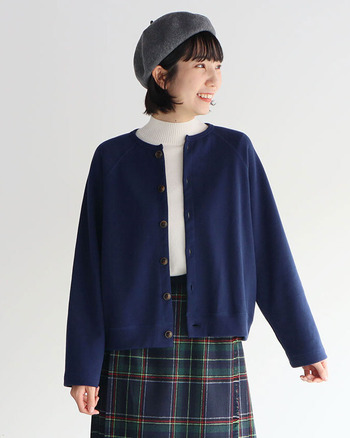 季節の変わり目に使える！秋色カーディガン