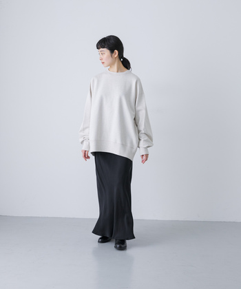 スカート派もパンツ派も！大人のスウェット＆パーカースタイル
