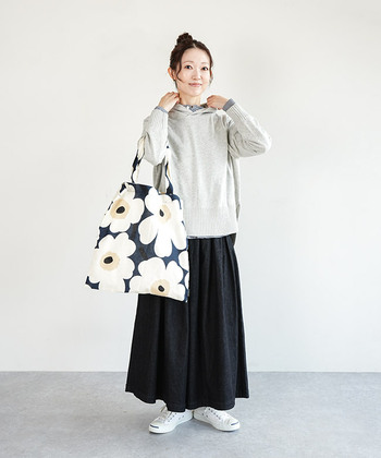 スカート派もパンツ派も！大人のスウェット＆パーカースタイル