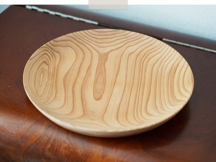 樹齢約60年の秋田杉から生まれる、美しい木皿の話 ―東北スタンダードマーケット 大河内英夫さん