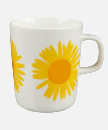 憂鬱とした気分を吹き飛ばしてくれるスカッと明るいひまわり。晴れやかなデザインをテーブルに添えて、素敵な1日を送りましょう！