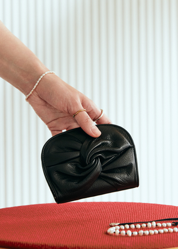 大人のご褒美にちょうどいい。エディターが選ぶ“本命財布”