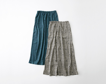 サイズ：M　
ウエスト 63～100cm 
ヒップ 100cm 
総丈 89cm
サイズ：L
ウエスト 68～100cm
ヒップ 100cm
総丈 94cm