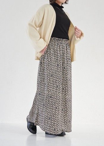 身長別で比べる！knrn.『シルクライクスカート』の着こなしレビュー