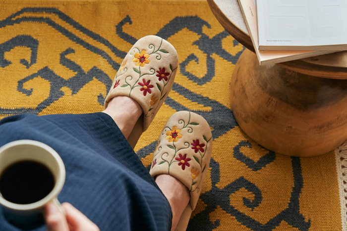 見直したい、足もとの心地よさ。暮らしが変わる機能美スリッパ