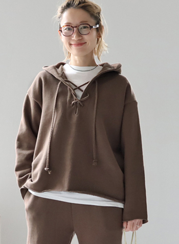 【地味見え回避】一点投入で見違える!大人の簡単おしゃれ術