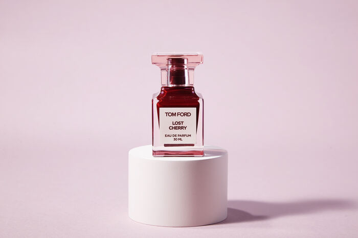 甘美で飽くことを知らない香り。ワンプッシュでいつもと違う自分を描いて。