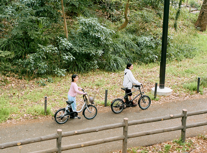 近所へのお出かけや移動に◎コンパクトでおしゃれな、春の相棒