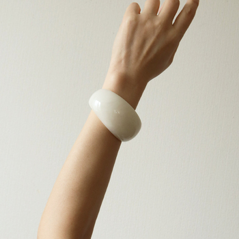 夏服に映える!ラフな装いを格上げする主役級アクセサリー