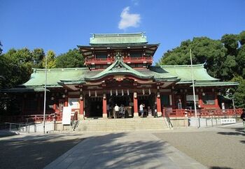 「富岡八幡宮」は、江戸最大の八幡宮。八月に行われる深川八幡祭り」は江戸三大祭りの一つで、今も多くの人でにぎわいます。御朱印をもらうこともできるので、集めている方はぜひ立ち寄ってみて！