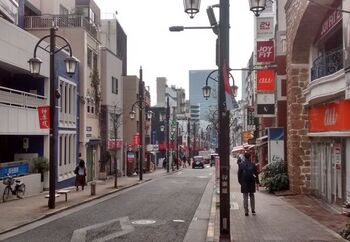 今回は、神楽坂で夜は高めで敷居が高いお店の《ちょっぴり贅沢ランチ》を厳選して14店ご紹介しました。どのお店も雰囲気も店員さんの接客も一流です。ぜひ、大切な人とのランチにご利用ください。